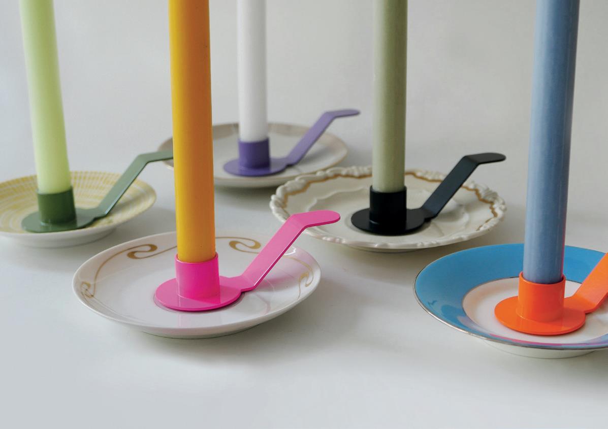 The gaudy candle holders 'Isolde' from dekoop are luminous unique pieces