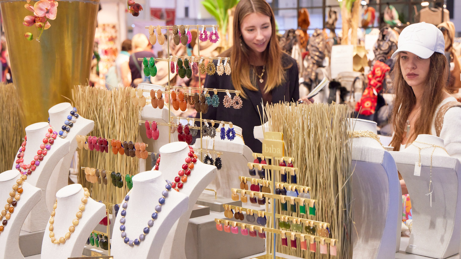 Newcomer im Bereich Schmuck & Mode stellen sich erstmals in Hamburg auf einem neuen Anleger-Areal  in Halle A2 vor. Bild: Messe Frankfurt / Jean-Luc Valentin