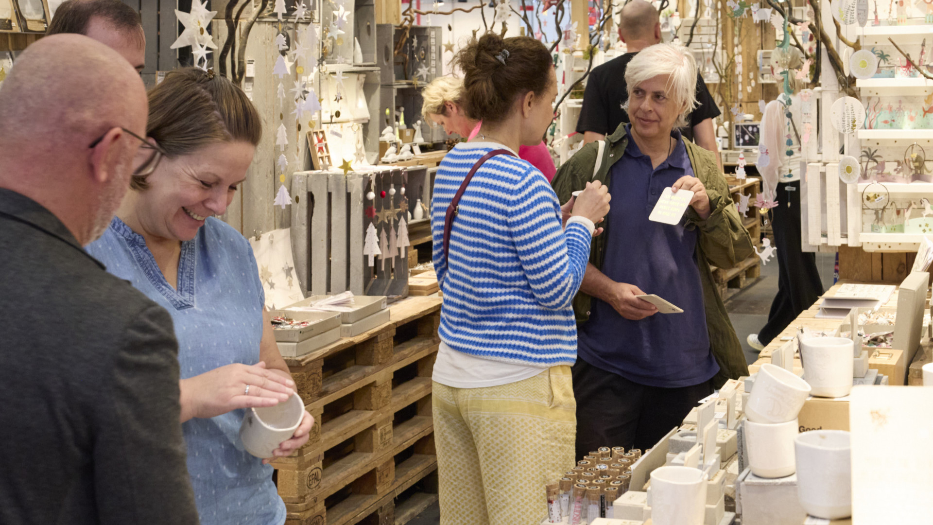 Besucher auf der Messe Nordstil